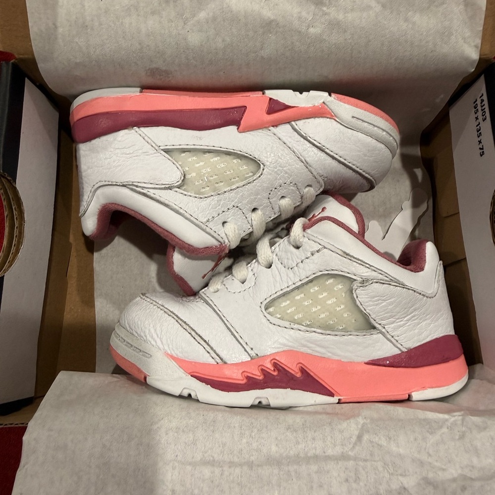 Jordan 5 Retro Low in White and Coral